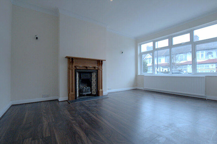 4 Bedroom Semi-Detached House To Rent In Foxley Road, Thornton Heath, Surrey, CR7