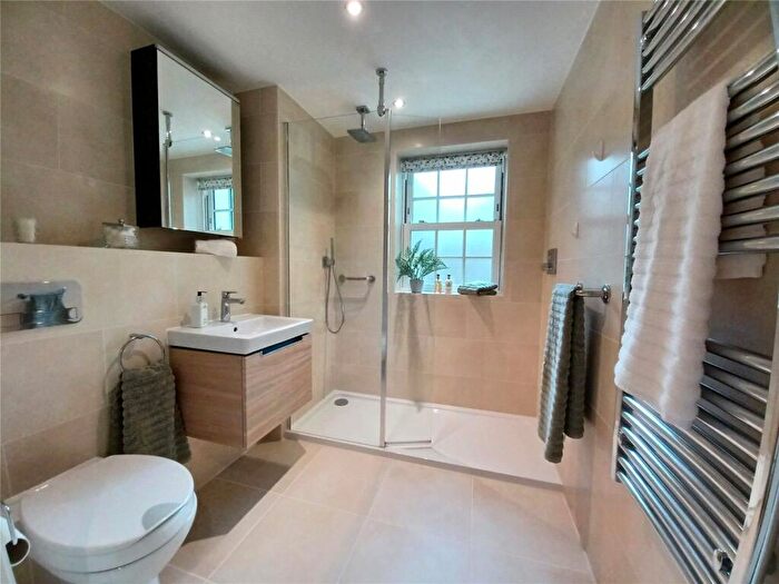 1 Bedroom Apartment To Rent In Dukes Ride, Crowthorne, Berkshire, RG45