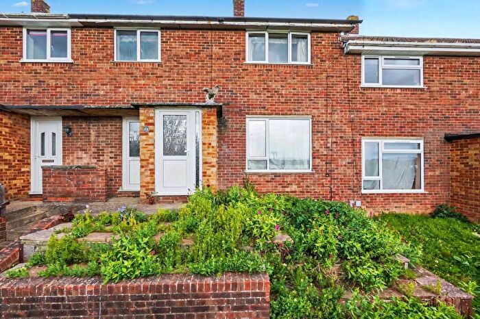 3 Bedroom Terraced House For Sale In Poplar Road, Strood, Rochester, ME2