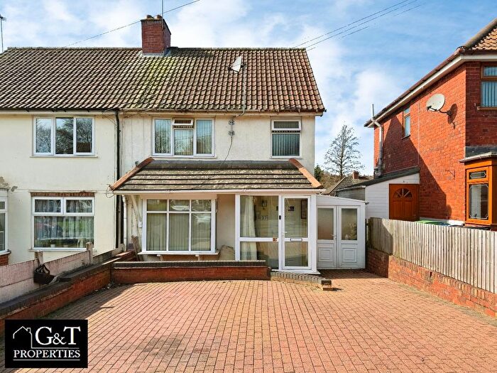 3 Bedroom Semi Detached House For Sale In Harvest Road, Smethwick, B67