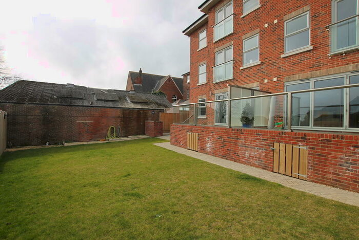 2 Bedroom Apartment To Rent In High Street, Ryde, PO33