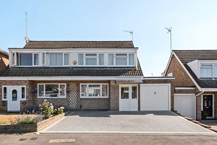 3 Bedroom Semi-Detached House For Sale In Pinks Hill, Swanley, Kent, BR8