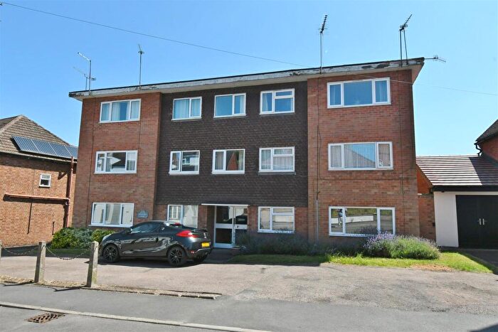 1 Bedroom Flat For Sale In High Street, Cubbington, CV32