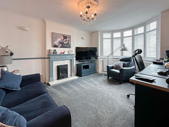 4 Bedroom Detached House For Sale In The Grove, Bedworth, CV12