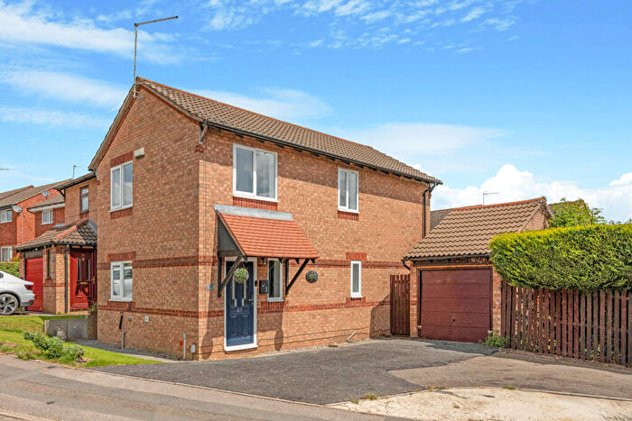 4 Bedroom Detached House For Sale In Richmond Avenue, Kettering, North Northamptonshire, NN15