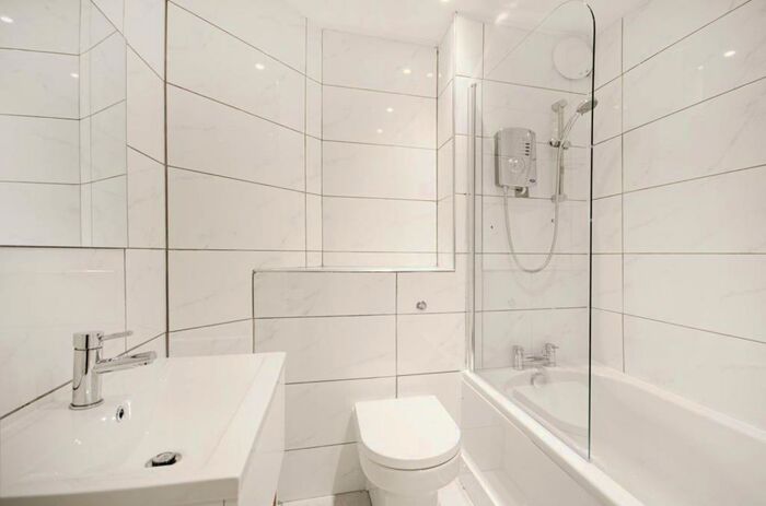 1 Bedroom Flat To Rent In Horton Road, London Fields, London, E8