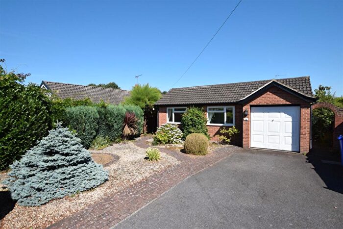3 Bedroom Detached Bungalow For Sale In Vicarage Close, Winshill, Burton Upon Trent, DE15