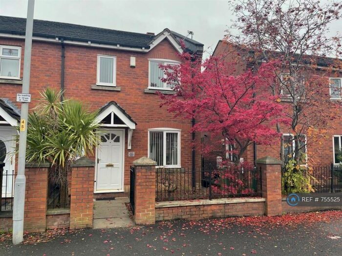 3 Bedroom Semi-Detached House To Rent In Chorlton Road, Manchester, M15