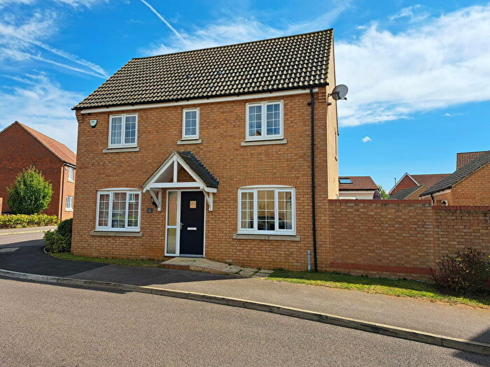 3 Bedroom Detached House For Sale In Poppyfields, Gamlingay, Sandy, Bedfordshire, SG19