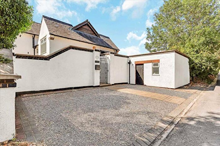 3 Bedroom Detached House For Sale In London Road, Bozeat, NN29