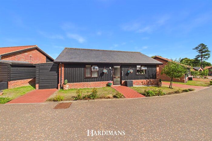 2 Bedroom Detached Bungalow For Sale In Chapel Road, Carlton Colville, Lowestoft, NR33