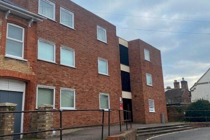 3 Bedroom Flat To Rent In Wilton Street, Taunton, TA1