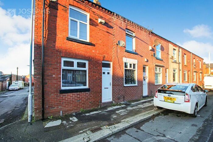 2 Bedroom End Of Terrace House To Rent In Annis Road, Bolton, Greater Manchester, BL3