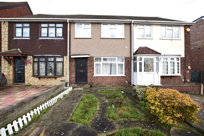 3 Bedroom Terraced House For Sale In Merlin Road, Collier Row, RM5