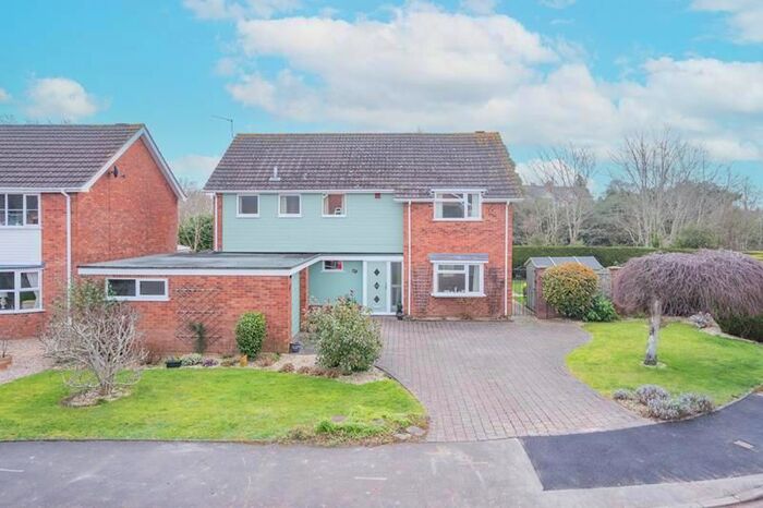 4 Bedroom Detached House For Sale In Teme Avenue, Malvern, WR14