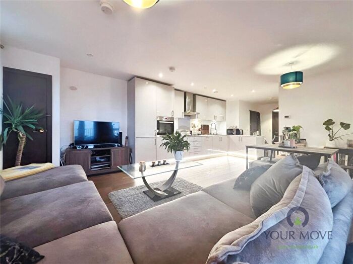 2 Bedroom Flat For Sale In Rosalind Drive, Maidstone, Kent, ME14