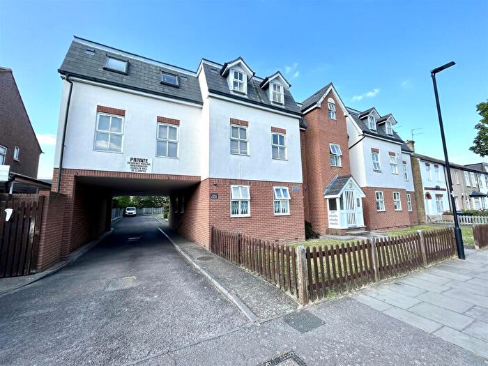 1 Bedroom Flat To Rent In Dove Court, Derby Road, Enfield, EN3