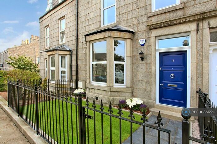4 Bedroom Terraced House To Rent In Cairnfield Place, Aberdeen, AB15