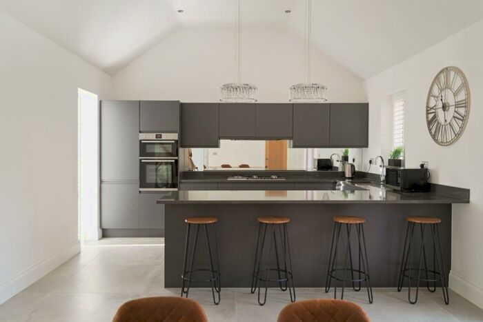 3 Bedroom Detached House To Rent In Barley Close Henley In Arden, B95