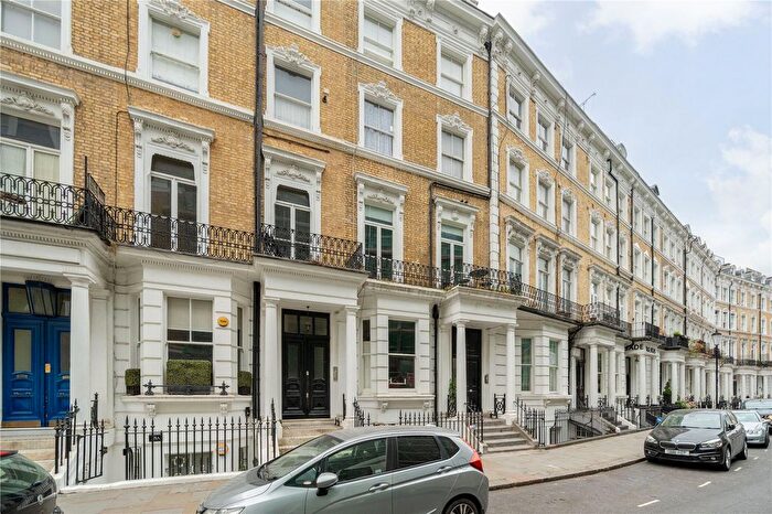 3 Bedroom Flat To Rent In Hogarth Road, London, SW5