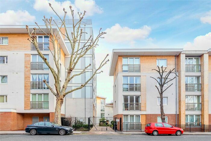2 Bedroom Flat To Rent In Island Apartments, Coleman Fields, N1