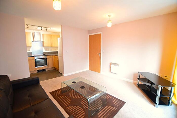 2 Bedroom Flat To Rent In Foundry Court, Mill Street, Slough, Berkshire, SL2