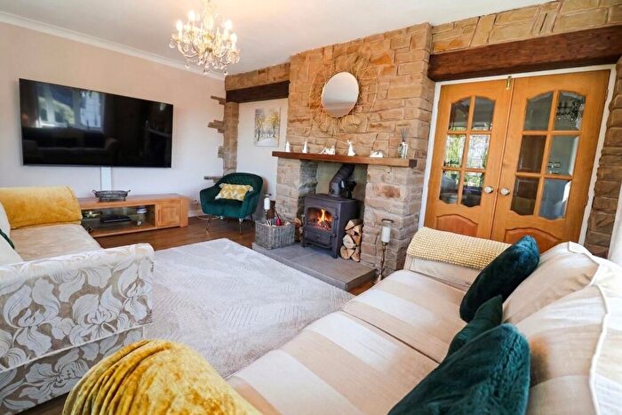 4 Bedroom Detached Bungalow For Sale In Simmondley Village, Glossop, SK13