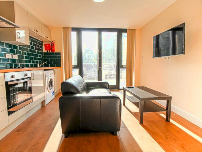 Studio To Rent In Clarendon Road, Leeds, West Yorkshire, LS2