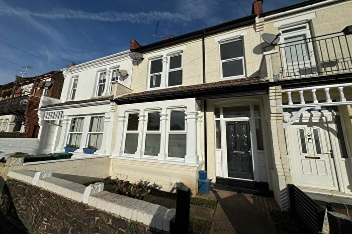 3 Bedroom Terraced House To Rent In Bedroom Terraced House In Southend On Sea, SS1