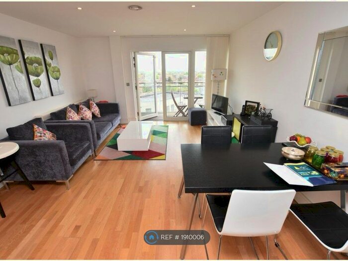 2 Bedroom Flat To Rent In Trident Point, Harrow, HA1