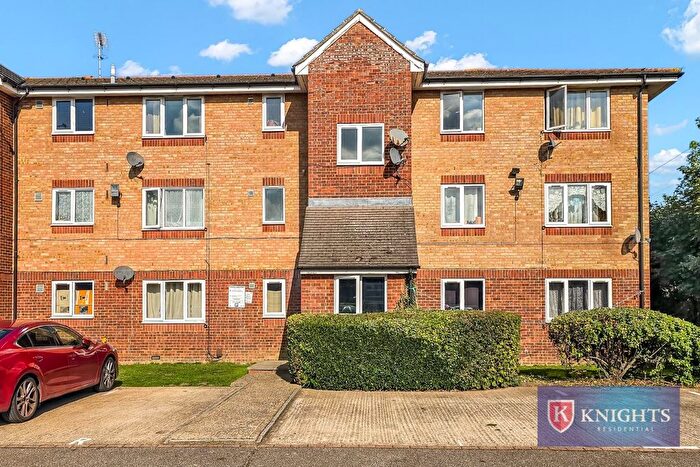2 Bedroom Flat For Sale In Barbot Close, London, N9