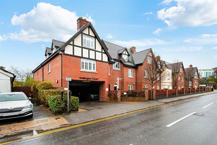 2 Bedroom Flat For Sale In Waterloo Road, Epsom, KT19