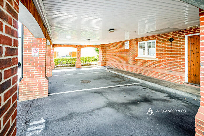 2 Bedroom Apartment To Rent In Fountain Court, Aylesbury, HP20