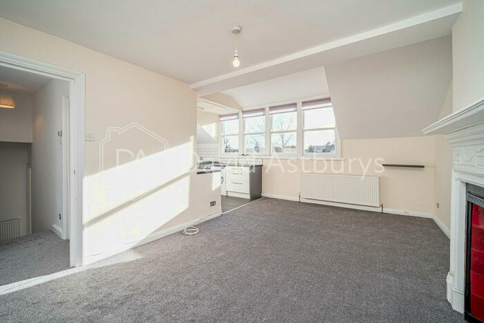 2 Bedroom Flat To Rent In Queens Avenue, Muswell Hill, London, N10