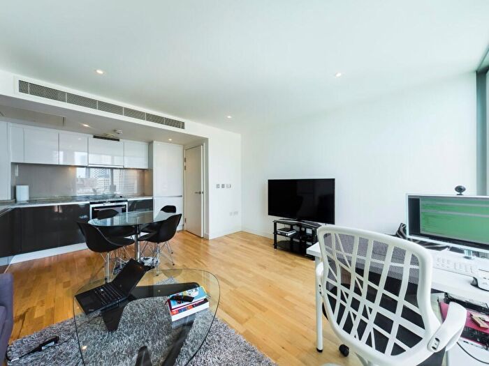 1 Bedroom Flat To Rent In Landmark East Tower, Marsh Wall, E14