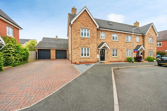 4 Bedroom Semi Detached House For Sale In Norcott Mead, Shortstown, Bedford, MK42