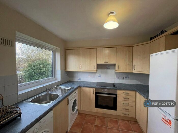 2 Bedroom Flat To Rent In Jasmine Gardens, Harrow, HA2