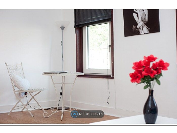 2 Bedroom Flat To Rent In Morieux Road, London, E10