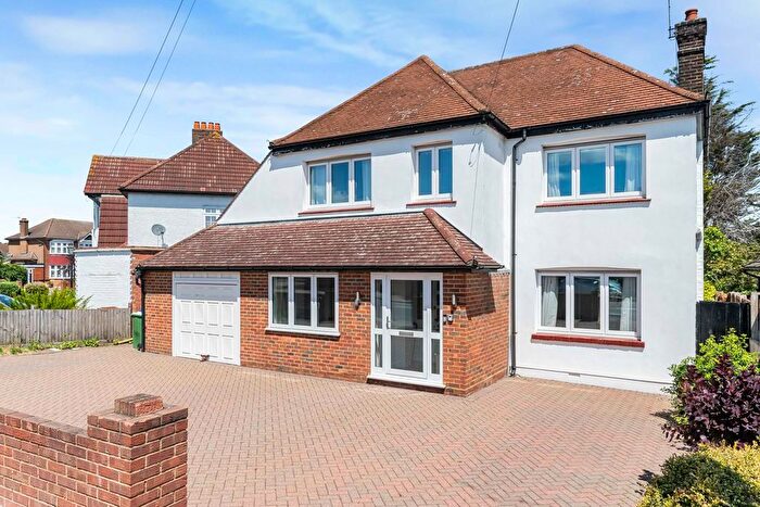 4 Bedroom Detached House For Sale In Lodge Lane, Bexley, DA5