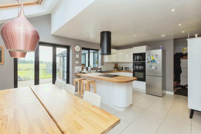 3 Bedroom Bungalow For Sale In Thame Road, Great Milton, Oxford, OX44
