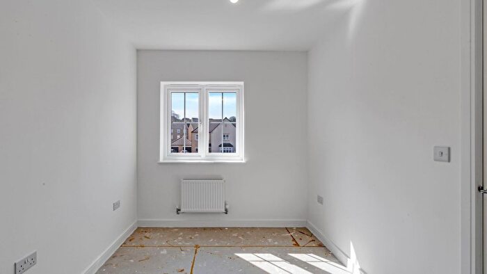 2 Bedroom Terraced House For Sale In Bradford Fp, Bradford, BD10