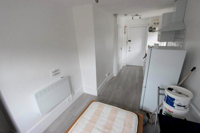 Studio To Rent In Saint Michael's Terrace, London, N22