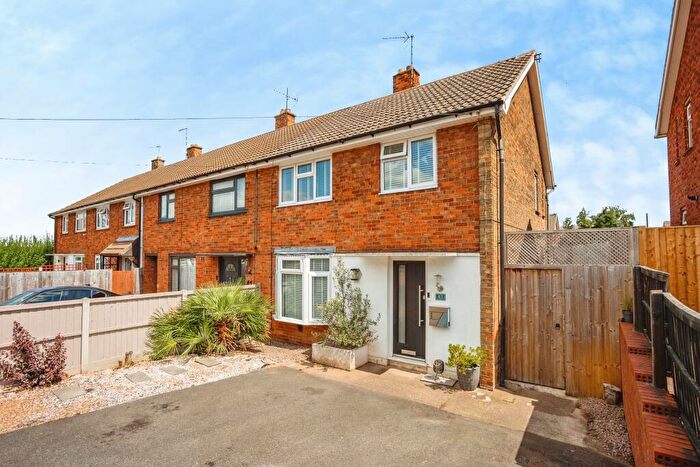 3 Bedroom Semi-Detached House For Sale In Flagholme, Nottingham, NG12