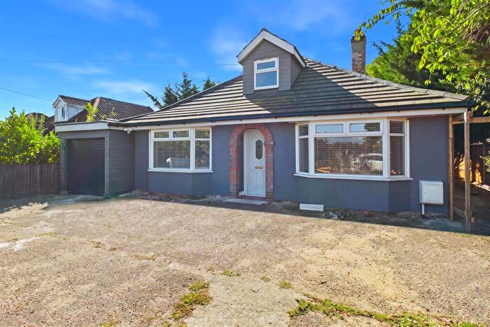 3 Bedroom Chalet For Sale In High Road, Roydon, Diss, IP22
