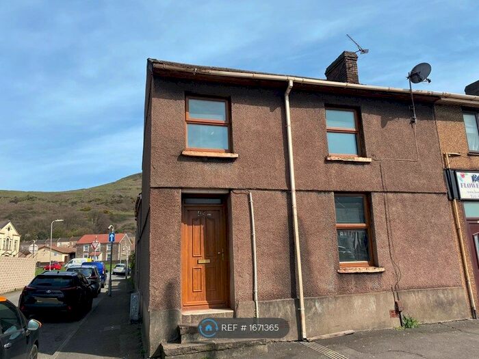 1 Bedroom Flat To Rent In Taibach, Port Talbot, SA13