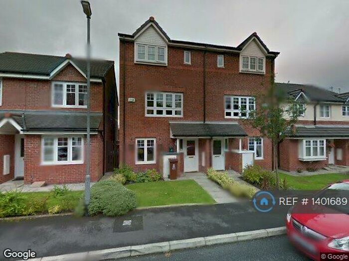 3 Bedroom Semi-Detached House To Rent In Elmstone Drive, Royton, Oldham, OL2