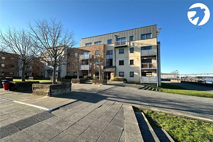2 Bedroom Flat For Sale In North Star Boulevard, Greenhithe, Kent, DA9