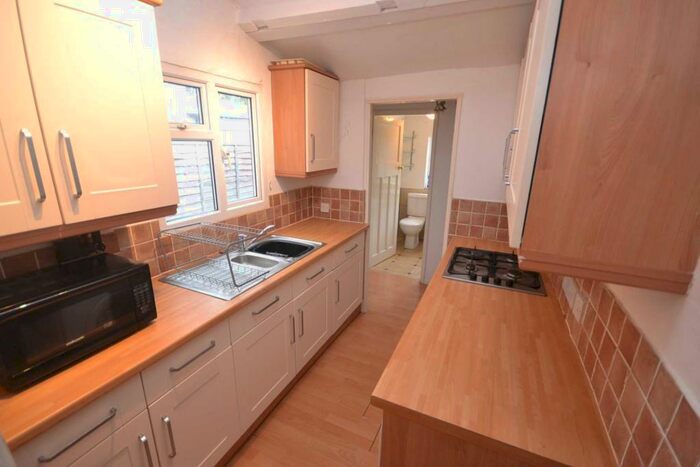 3 Bedroom Terraced House To Rent In Cardigan Road, Reading, RG1