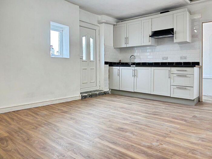 2 Bedroom Flat To Rent In Maescanner Road, Llanelli, SA14