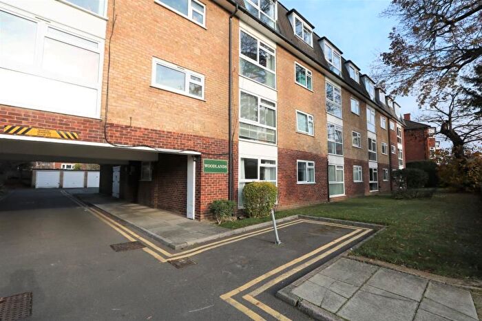 1 Bedroom Flat To Rent In South Bank, Surbiton, KT6